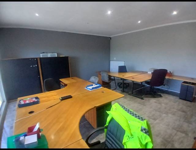 300M² BUSINESS FOR SALE IN PENDALE